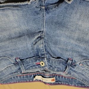 Size 11 Levi Jeans shorts with pink pockets